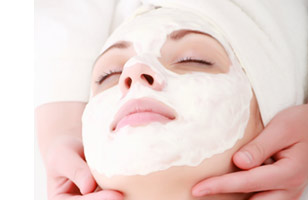 Rs. 199 for a Diamond Facial worth Rs. 1000 at Yara Beauty Parlour (Ladies)