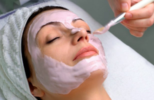 Rs. 999 for beauty services from the menu worth Rs. 2500 at Mistique Beauty Parlour