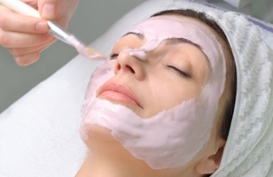 Rs. 399 for facial, haircut, head massage, anti-tan pack, manicure and pedicure worth Rs. 3000