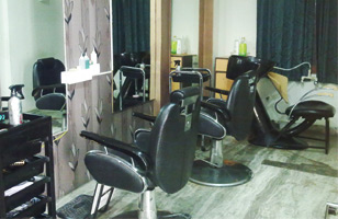 Rs. 379 for facial, haircut, pedicure, manicure, threading worth Rs. 3800