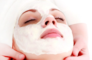 Rs. 599 for facial, manicure, pedicure, haircut, blow dry, back and head massage worth Rs. 5400