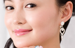 Rs. 319 for facial, haircut, pedicure, head massage, threading, shaving worth Rs. 2480