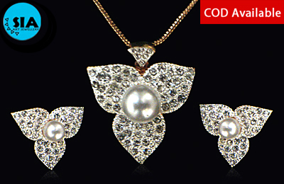 SIA 'Dressy' Pendant Set